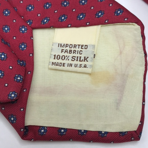 Vintage YVES Saints Laurent Red 100% Silk Print Neck Tie - Picture 2 of 6